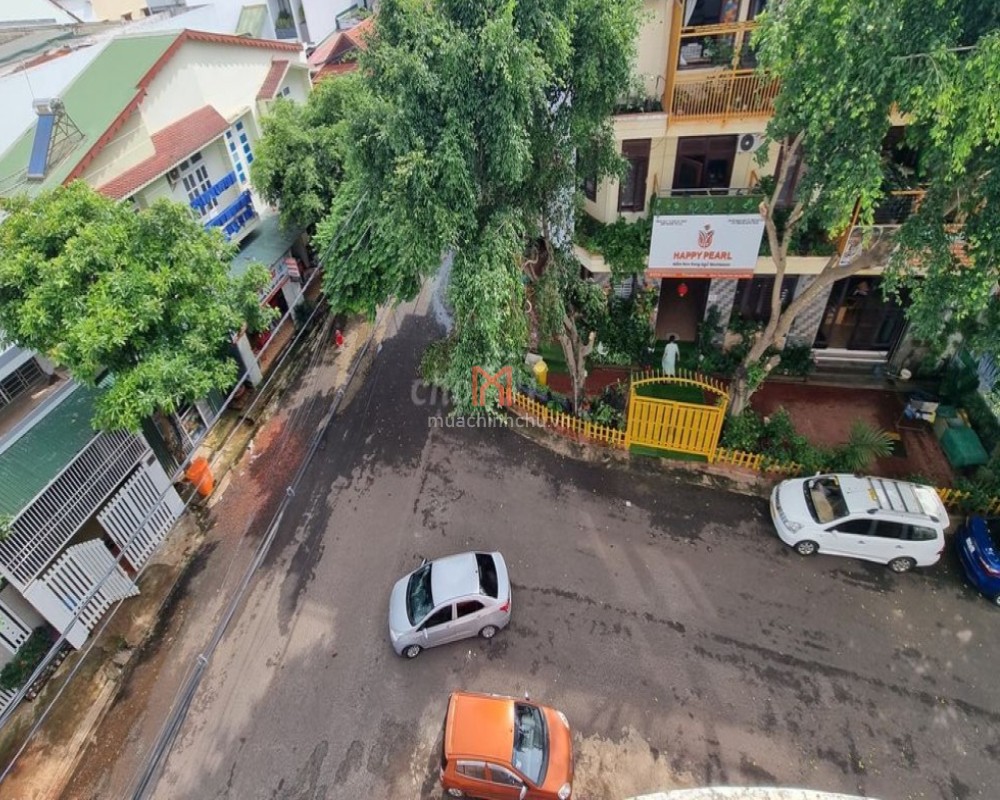 Nhà đường Ngô Văn Năm