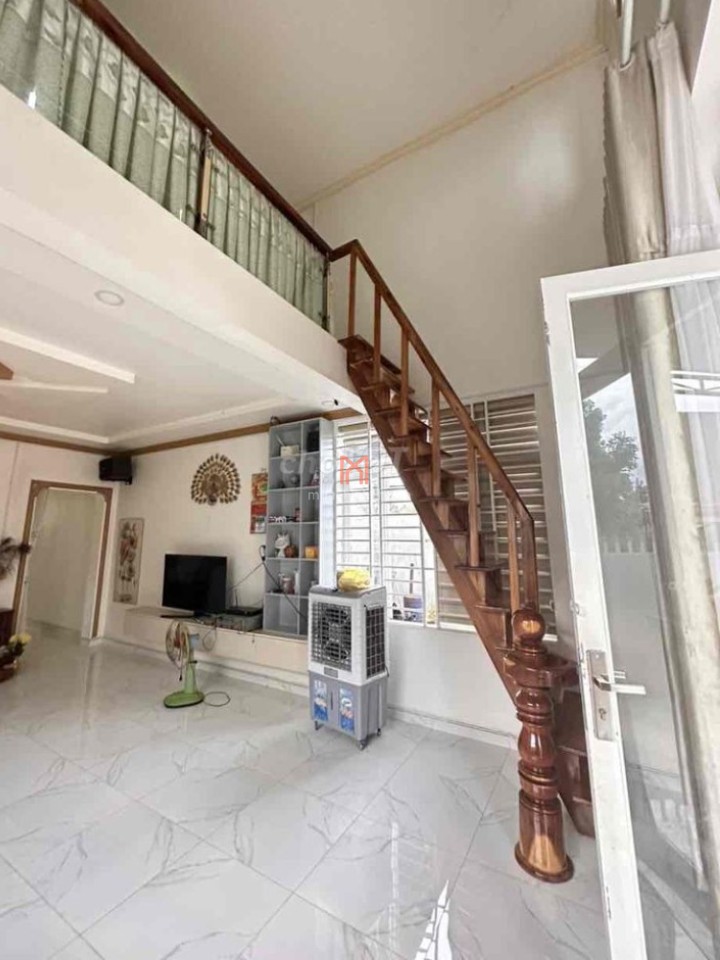 Nhà bán Quốc Lộ 13 2 phòng tắm