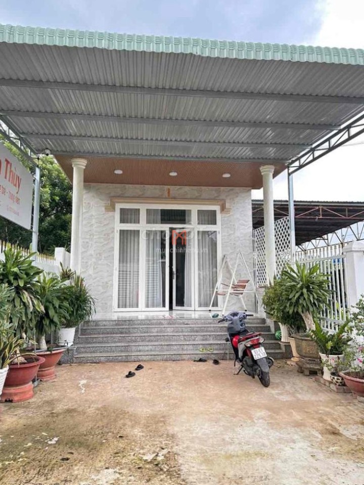 Nhà Quốc Lộ 13